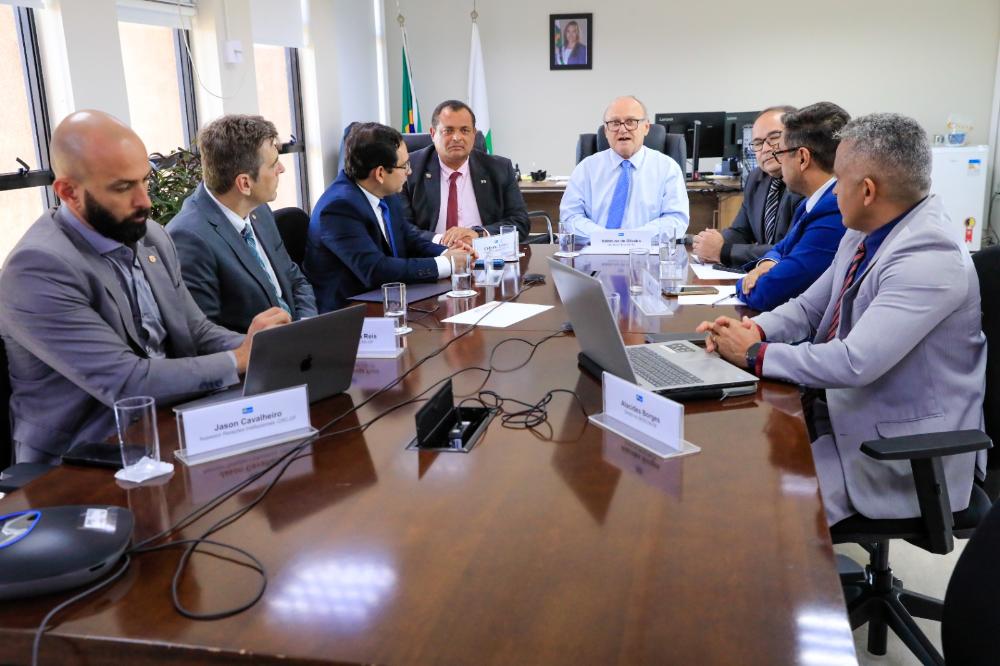 Capa da notícia: Na vanguarda, GDF começa a reformular nota fiscal do ISS